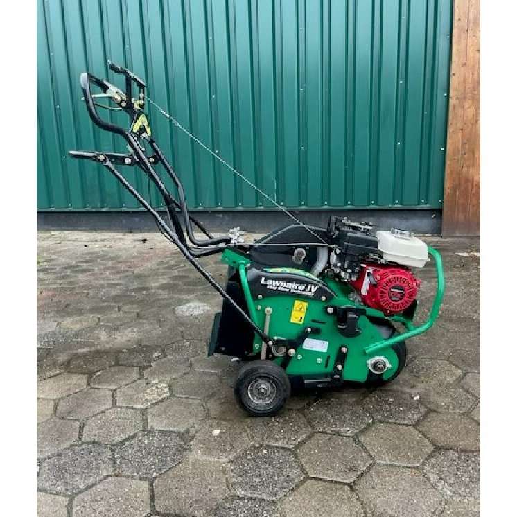 Ryan aerator Lawnaire IV 19.